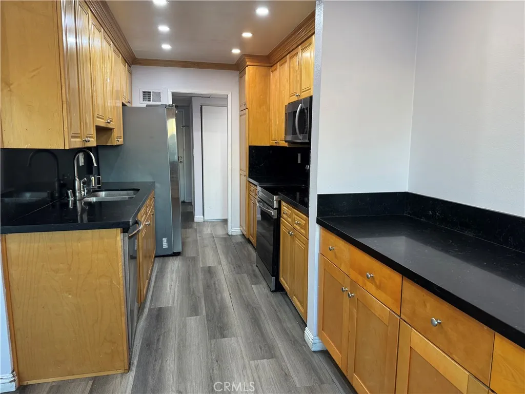 5412 Lindley 110, Encino, California 91316 home-pic-19